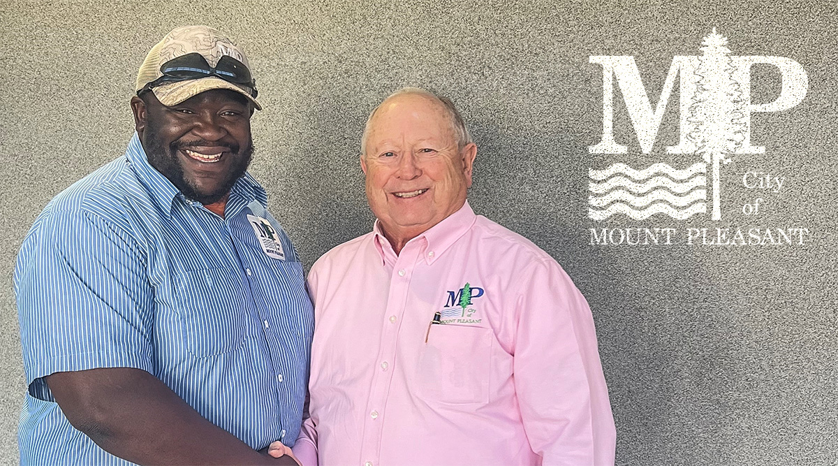 City of Mount Pleasant 2023 Employee of the Year Teimeyer “Bucky” White with City Manager Ed Thatcher.
