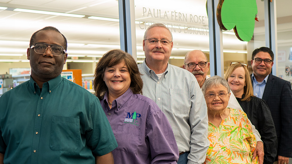 From left: Mount Pleasant City Councilmembers Jerry Walker and Sherri Spruill, Mayor Pro Tem Tim Dale with Mrs. Paula Fern Rose, Mr. Bill Rose and their daughter-in-law Tracie Roy Rose, and son, Dr. Kevin Rose. Not pictured is granddaughter, Caroline Rose, who is attending college.